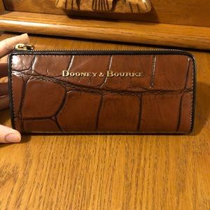 Dooney & Bourke wallet